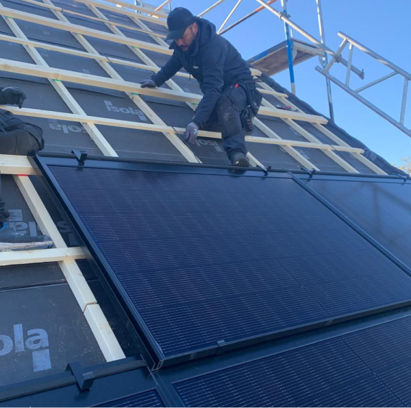 Takläggare Solna och Takomläggning Solna – plåttak på villa